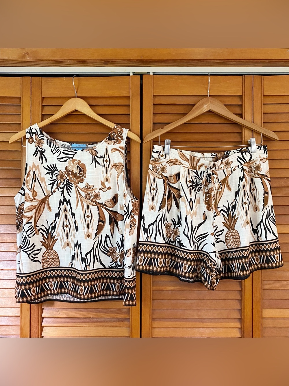 CeCe Shorts & Tank Top Set Women's Size Medium Linen Blend Tropical Neutrals Tan